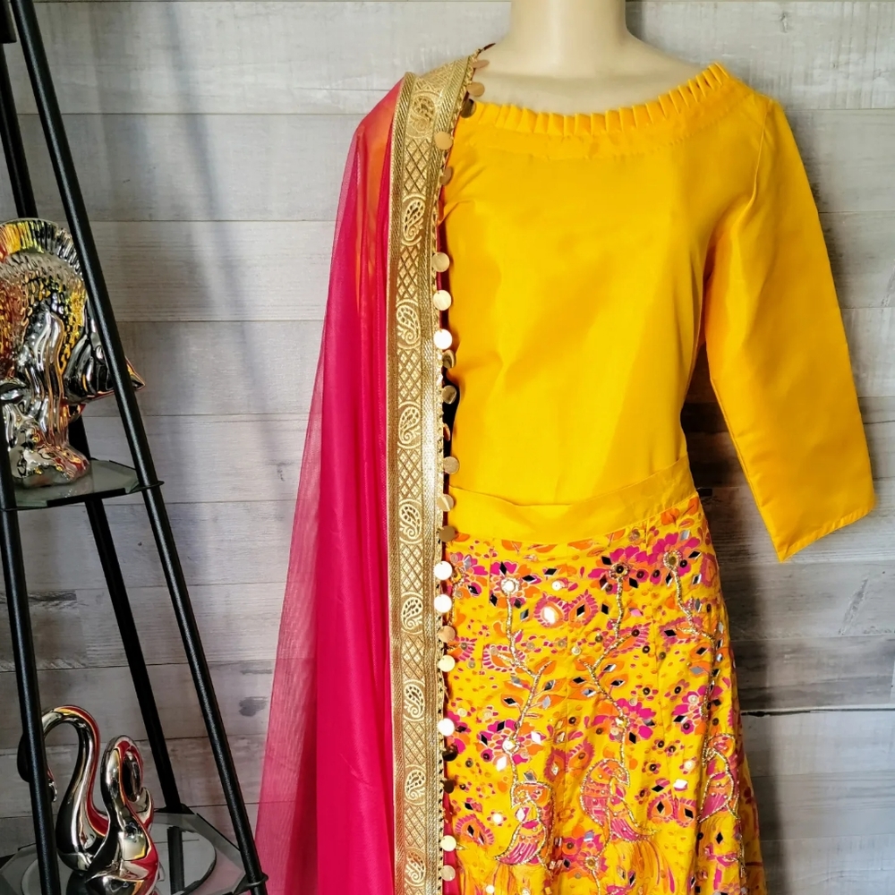 NWT Brand new Indian mirror work lehenga/ Indian Pakistani clothes